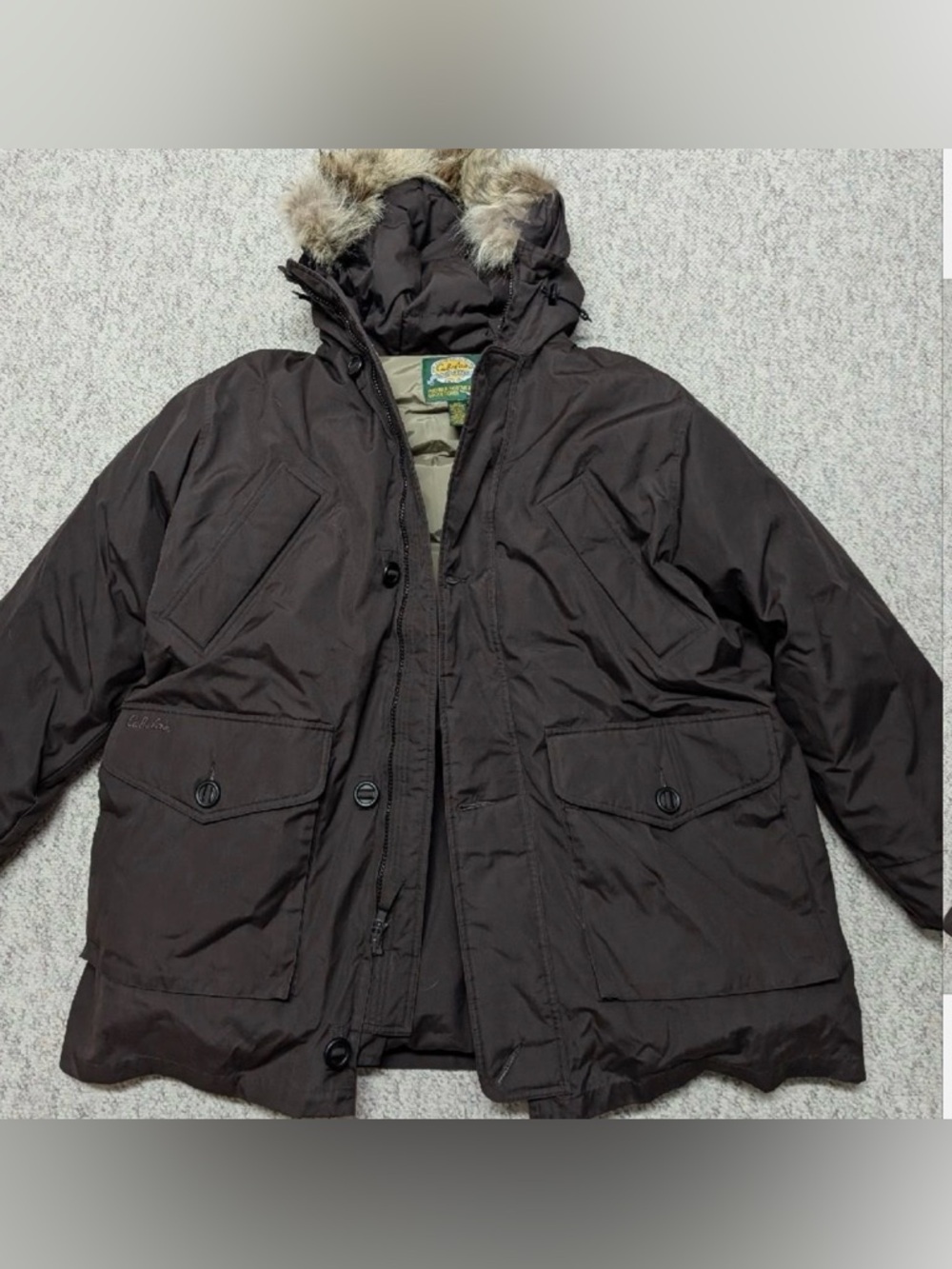 Vintage Cabelas men’s Down Parka with real coyote fur trim - size is Med Tall